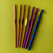 Load image into Gallery viewer, Aluminum Crochet Hooks