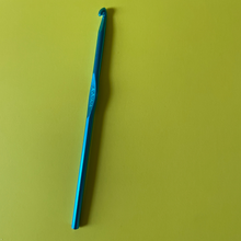 Load image into Gallery viewer, Aluminum Crochet Hooks