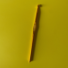 Load image into Gallery viewer, Aluminum Crochet Hooks