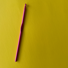 Load image into Gallery viewer, Aluminum Crochet Hooks